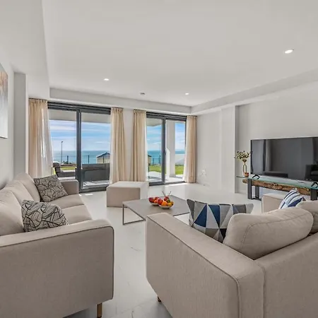 Lejlighed Azata Ground-floor Gem With Huge Garden And Terrace Estepona