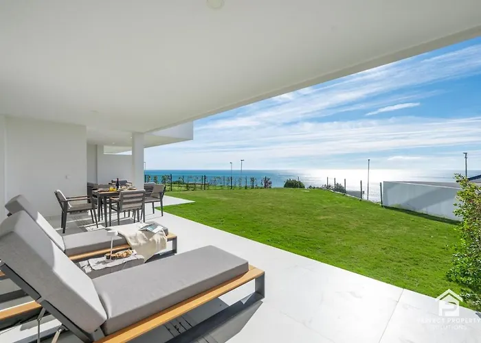 Azata Ground-floor Gem With Huge Garden And Terrace