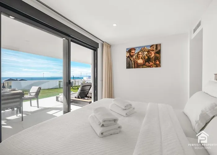 Azata Ground-floor Gem With Huge Garden And Terrace * Estepona