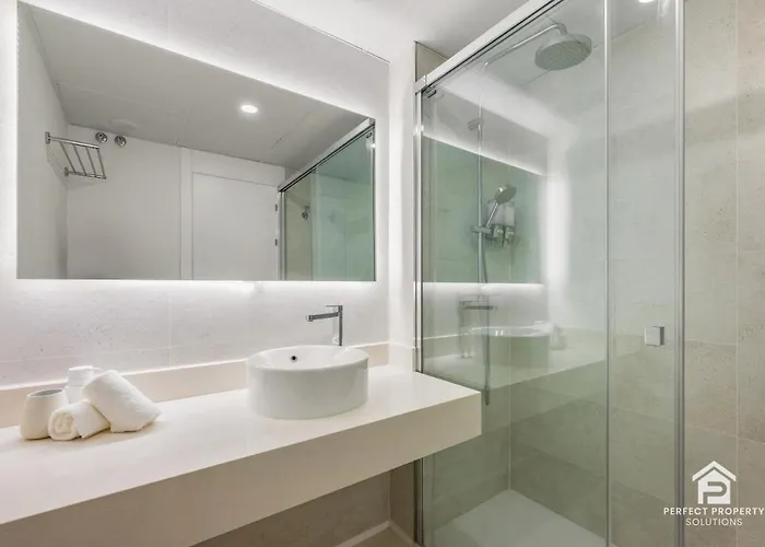 Azata Ground-floor Gem With Huge Garden And Terrace