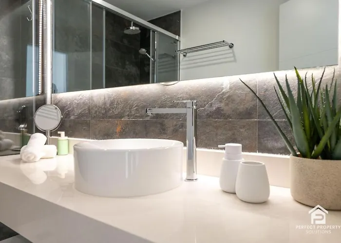 Azata Ground-floor Gem With Huge Garden And Terrace Lejlighed