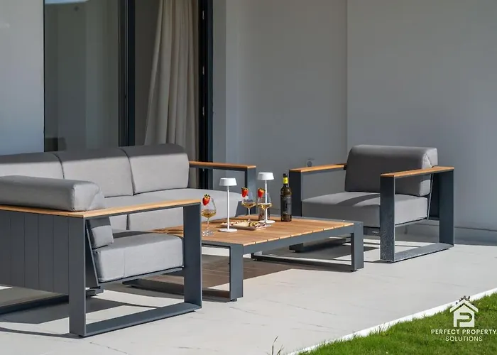 Azata Ground-floor Gem With Huge Garden And Terrace * Estepona