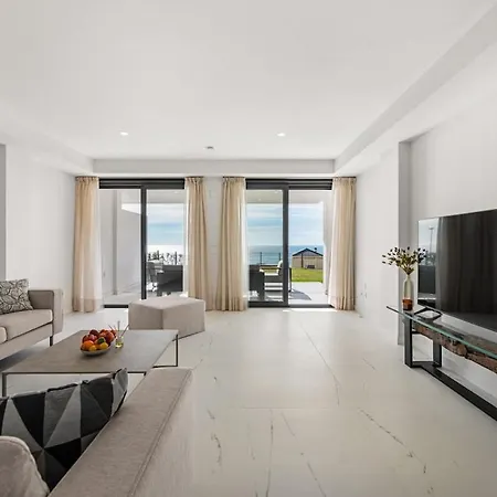 아파트 Azata Ground-floor Gem With Huge Garden And Terrace *
