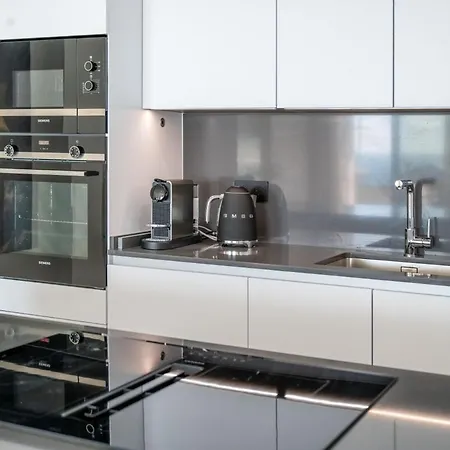 아파트 Azata Ground-floor Gem With Huge Garden And Terrace