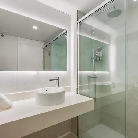 Azata Ground-floor Gem With Huge Garden And Terrace