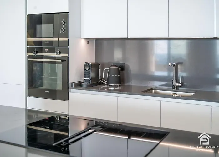 Apartment Azata Ground-floor Gem With Huge Garden And Terrace